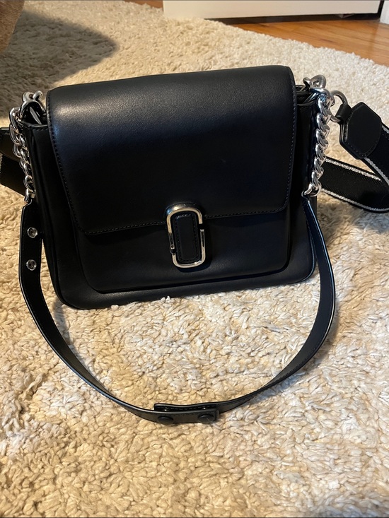 Marc Jacobs Handbags - Marc Jacobs Black Leather Shoulder Bag with Silver Chain Trim